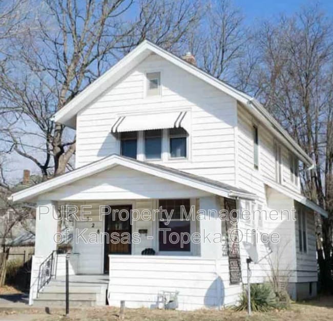 property at 1528 SW Central Park Ave