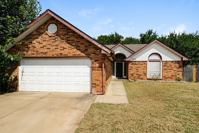 property at 2600 Amy Ct