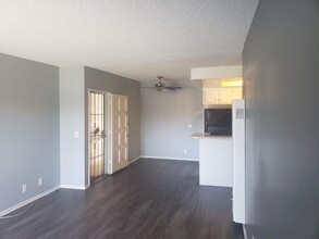 Sunset Cove Apartments in Huntington Beach, CA - Building Photo - Building Photo