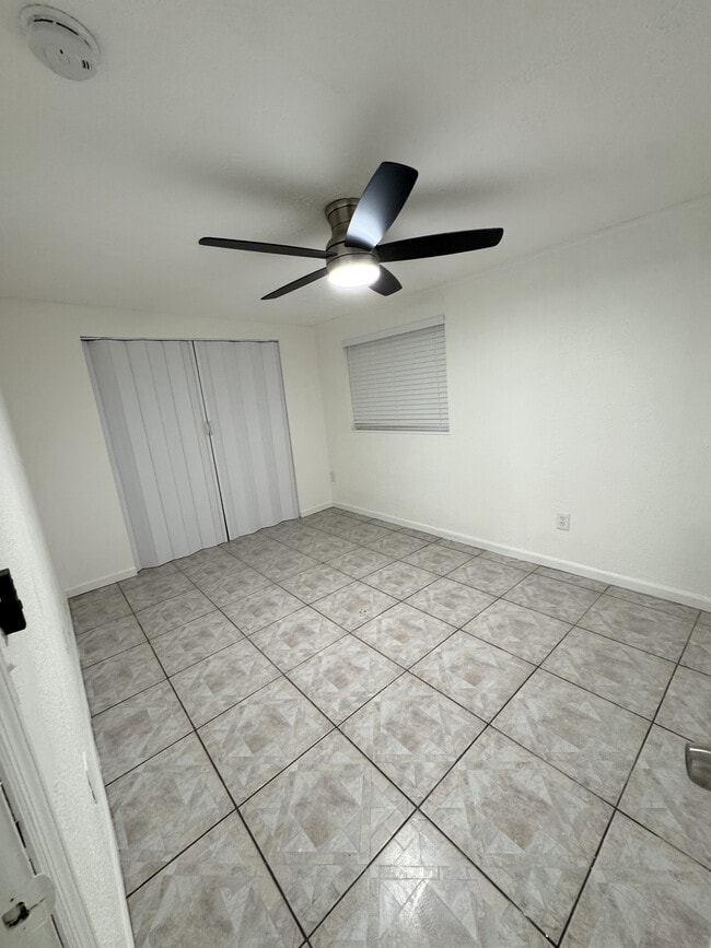 350 Walker Ave in Greenacres, FL - Building Photo - Building Photo