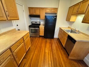 95 Allston St, Unit 2 in Cambridge, MA - Foto de edificio - Building Photo