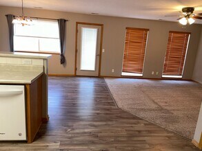 6705 Milan Dr in Lincoln, NE - Foto de edificio - Building Photo