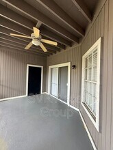 10000 Gate Pkwy N in Jacksonville, FL - Building Photo - Building Photo