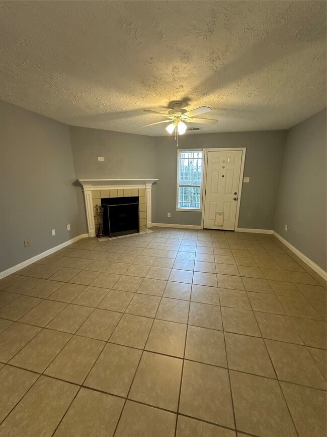 8636 Village of Fondren