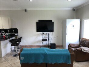 15624 SW 9th Terrace in Miami, FL - Building Photo - Building Photo