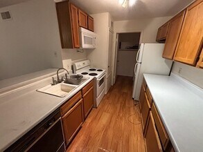 10725 Braes Bend Dr in Houston, TX - Building Photo - Building Photo