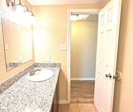 706 Harris Ave in Pasadena, TX - Building Photo - Building Photo