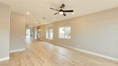 1948 Kachina Mountain Dr in Henderson, NV - Building Photo - Building Photo