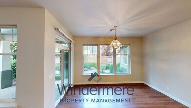 702 SE Creekside Dr in College Place, WA - Building Photo - Building Photo