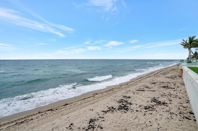 3570 S Ocean Blvd in South Palm Beach, FL - Building Photo - Building Photo