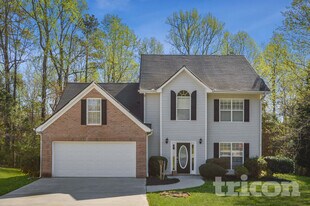 65 Cascade Ct in Covington, GA - Building Photo