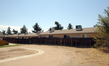 8890 G Ave in Hesperia, CA - Building Photo - Building Photo