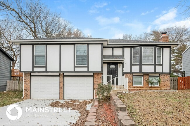 property at 838 E 125th Terrace