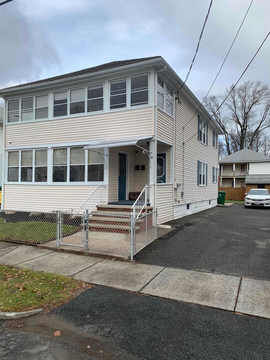 50 Beverly St in Chicopee, MA - Building Photo