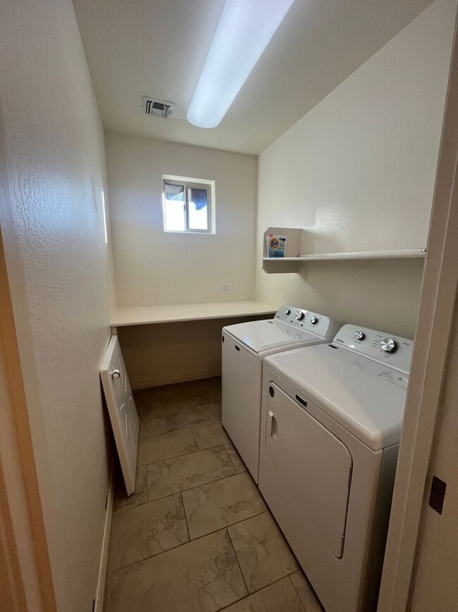 2761 W Pico Del Monte Cir in Flagstaff, AZ - Building Photo - Building Photo