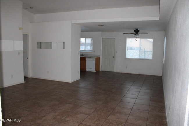 12245 Tierra Azteca Dr in El Paso, TX - Building Photo - Building Photo