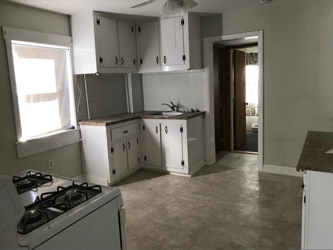 22 Roundy St, Unit #1