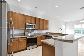 4339 W Whitewater Ave in Weston, FL - Building Photo - Building Photo