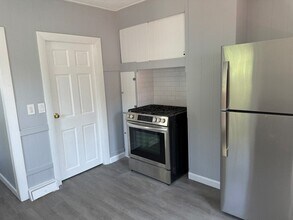 410-412-412 Court St, Unit 410 in Plymouth, MA - Building Photo - Building Photo