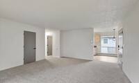 1117 Karluk St, Unit 2 in Anchorage, AK - Building Photo - Building Photo