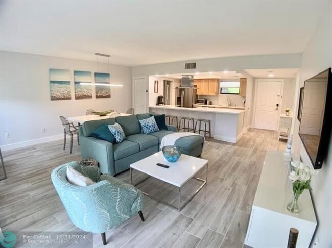 property at 11863 Wimbledon Cir