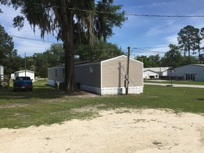 Suwannee Mobile Home Park in Live Oak, FL - Building Photo - Other