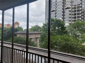 300 W Peachtree St NW in Atlanta, GA - Building Photo - Building Photo