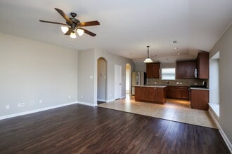 1404 Nightingale Dr in Aubrey, TX - Building Photo - Building Photo