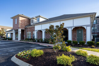 Cantare at Indian Lake Village in Hendersonville, TN - Building Photo - Building Photo