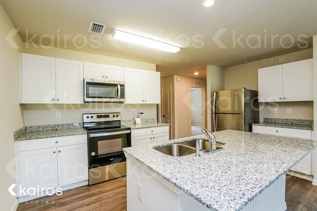 18310 Gibraltar Ln in Lehigh Acres, FL - Building Photo - Building Photo