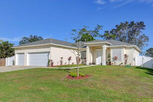 2513 SW Calder St in Port St. Lucie, FL - Building Photo