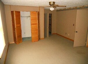 406 Clifty St in Harriman, TN - Foto de edificio - Building Photo