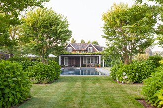 587 Sagaponack Road in Sagaponack, NY - Building Photo - Building Photo