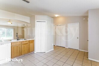 7831 Country Chase Ave in Lakeland, FL - Building Photo - Building Photo