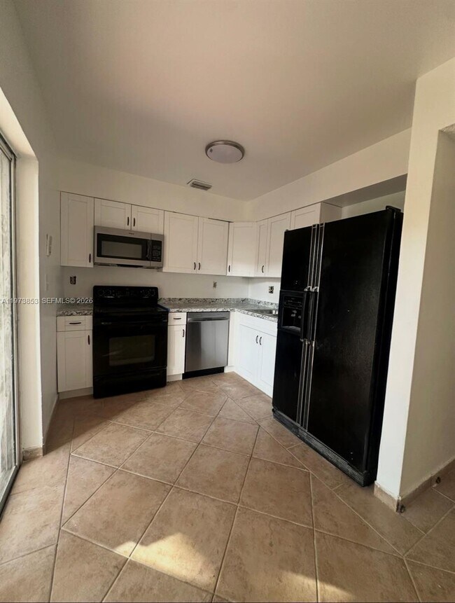 10360 SW 154th Pl in Miami, FL - Building Photo - Building Photo