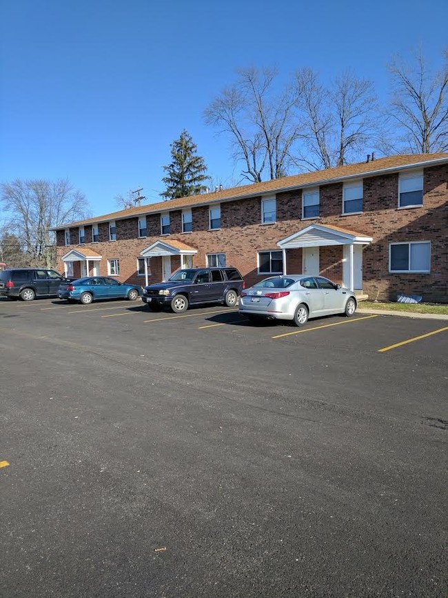 Bexvie Village Townhomes in Columbus, OH - Building Photo - Building Photo