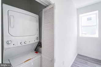 5715 Woodland Ave in Philadelphia, PA - Building Photo - Building Photo