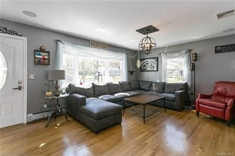 14 Alexander Dr in Brookfield, CT - Building Photo - Building Photo