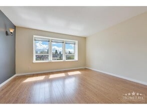 6375-187A 187a St in Surrey, BC - Building Photo - Building Photo