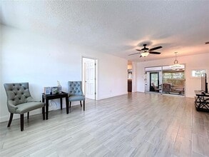 5806 Liverpool Dr in Tampa, FL - Building Photo - Building Photo