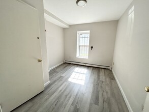 725 Parker St, Unit 2 in Boston, MA - Building Photo - Building Photo