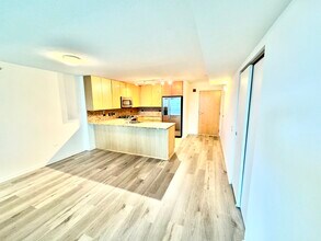 9725 Woods Dr in Skokie, IL - Building Photo - Building Photo