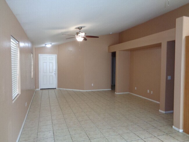 16181 W Lupine Ave in Goodyear, AZ - Building Photo - Building Photo