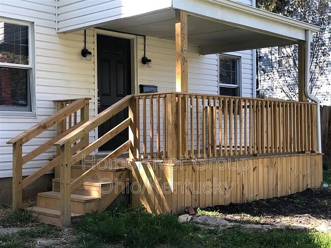 2369 Taylor Ave in Columbus, OH - Foto de edificio - Building Photo