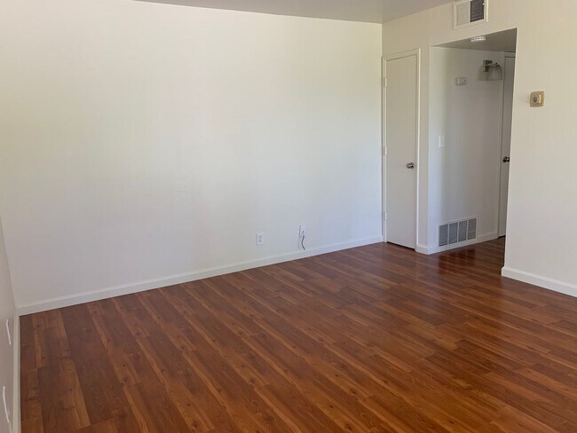 3525 Farm Hill Blvd in Redwood City, CA - Building Photo - Building Photo