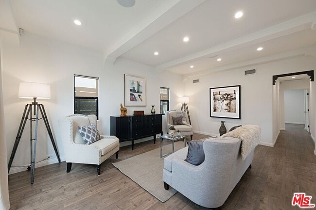 8961 Cadillac Ave in Los Angeles, CA - Building Photo - Building Photo