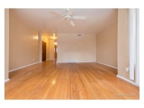 7147-7149 S Woodlawn Ave in Chicago, IL - Building Photo - Interior Photo