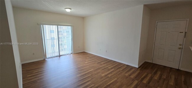 11050 SW 196th St in Miami, FL - Building Photo - Building Photo