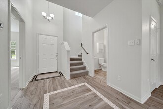 305 Crooked Pine Court in Conroe, TX - Building Photo - Building Photo