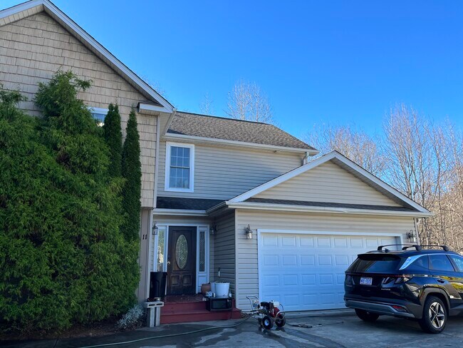 11 Zonna Ct in Candler, NC - Building Photo - Building Photo